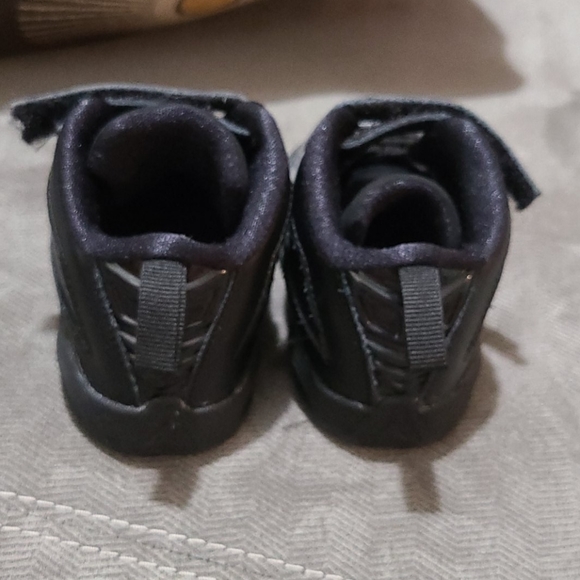 Nike Air Jordan B Loyal Shoes - Picture 4 of 7